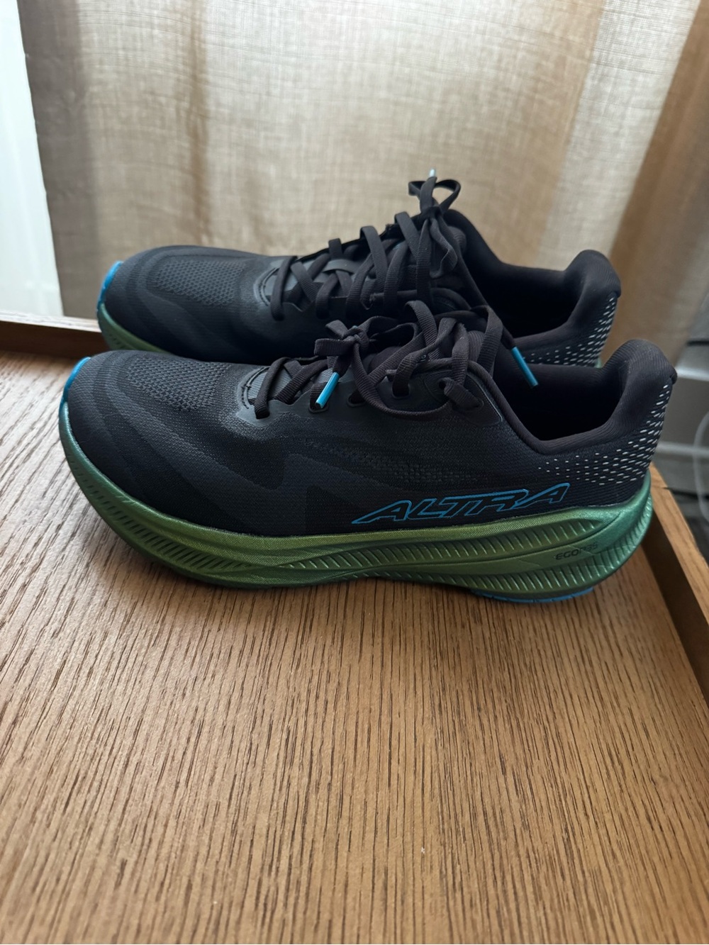 Altra Women’s Sneakers in Black with Teal Accents - Picture 2 of 7